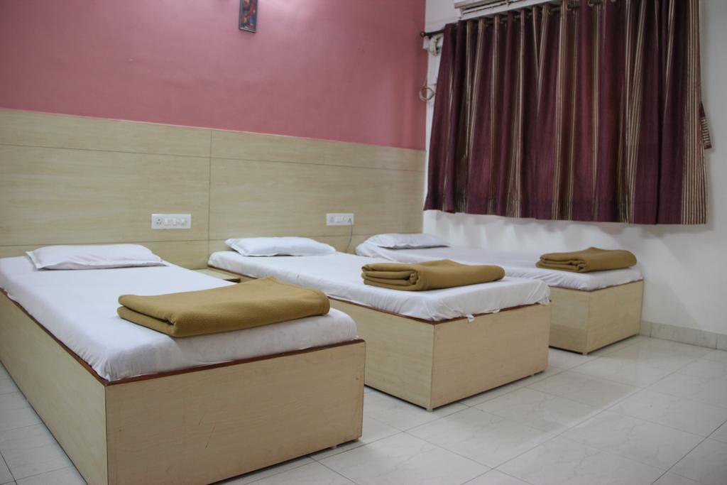 Sohum Habitat Goregaon Exhibition Centre Mumbai Exterior photo