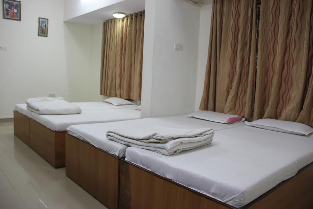 Sohum Habitat Goregaon Exhibition Centre Mumbai Exterior photo